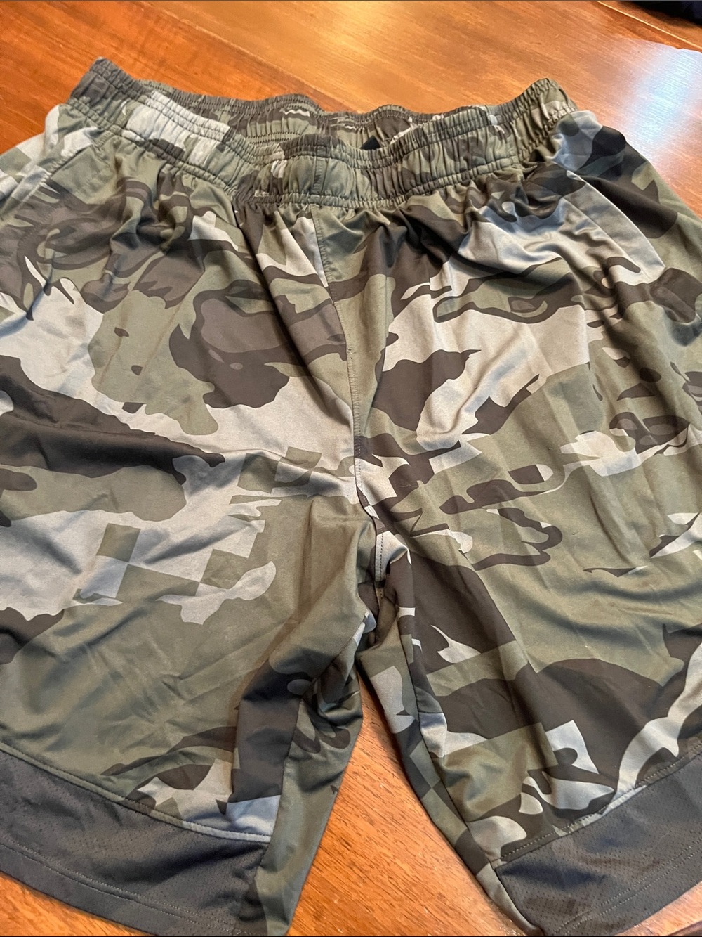 Under Armour Men's Camo Performance Shorts - Olive & Black